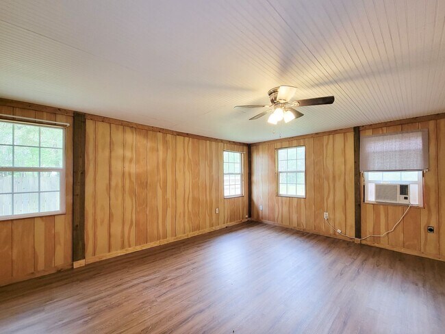 Building Photo - 20272 Forest Woods Ln