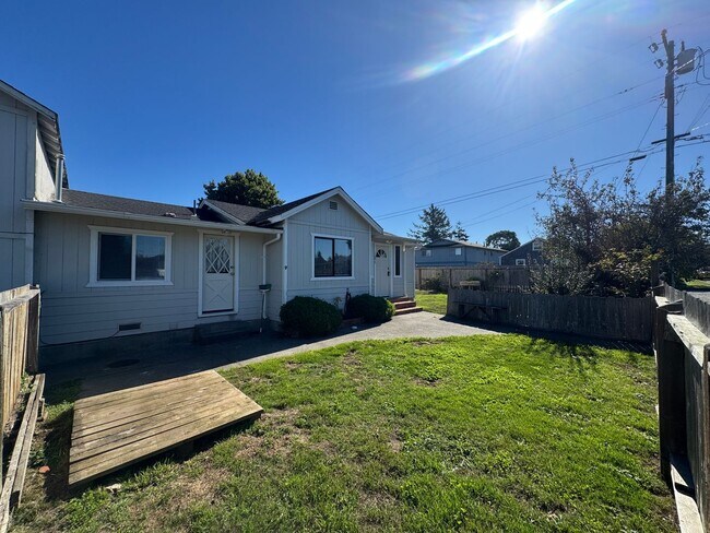 Building Photo - Spacious Myrtletown 4/2 home