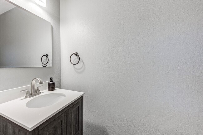 Building Photo - 6406 Ferris Dr