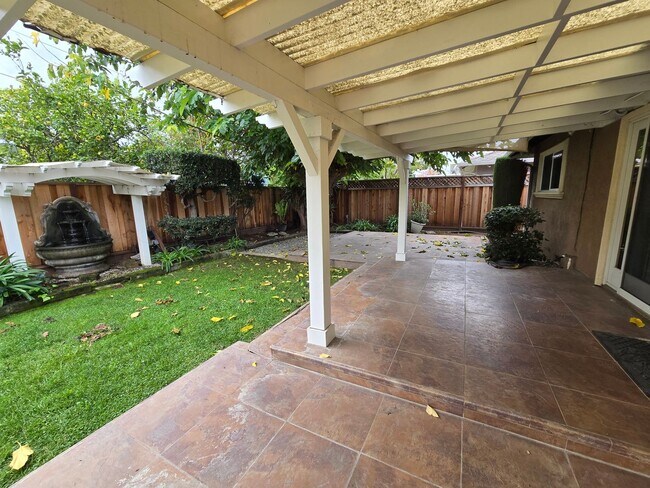 Building Photo - Beautiful 3 bed 2 bath Cambrian home in a great school district