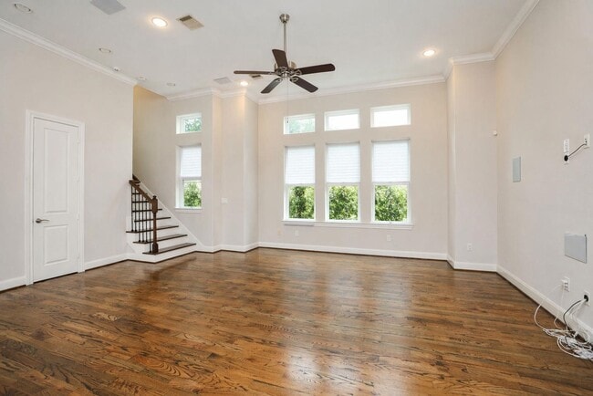 Building Photo - 2212 Stuart St