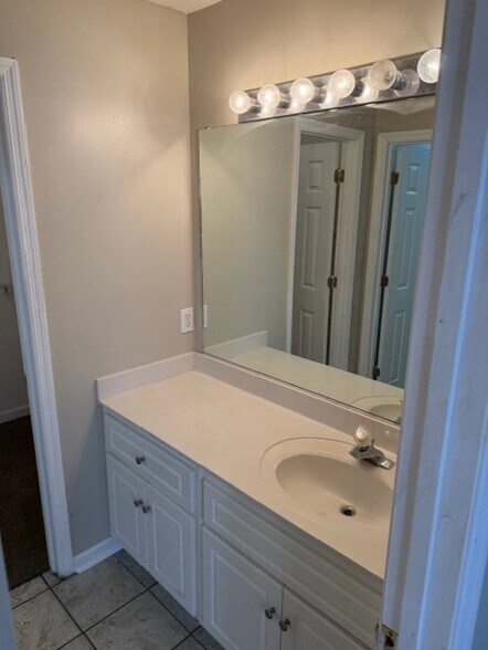 Master Bath - 911 Cammaron Way