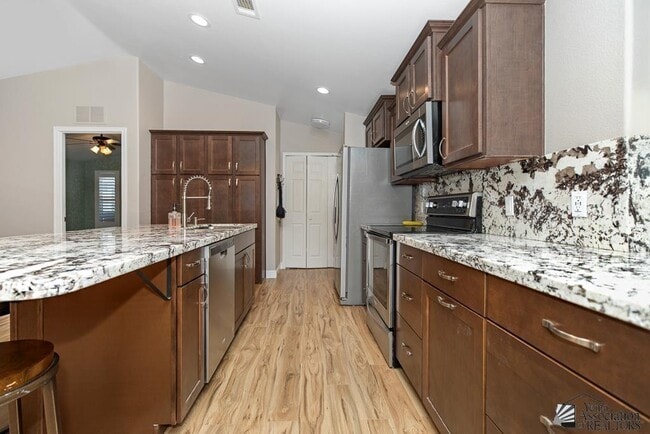 Building Photo - 5584 E 34th St