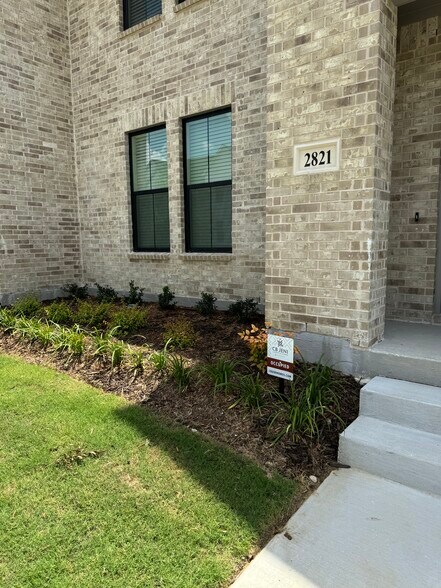 Primary Photo - 2821 Jacaranda Dr