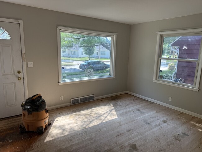 Building Photo - 3909 N 70th St