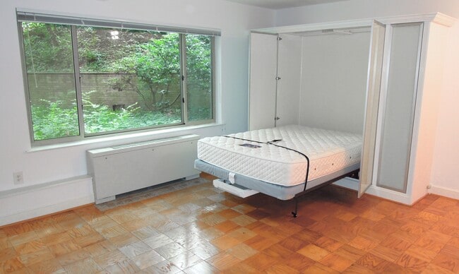 Building Photo - 2755 Ordway St NW