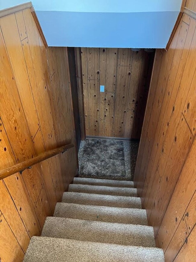 Building Photo - 219 W Market St