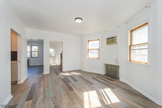 Building Photo - 37 Bergen St
