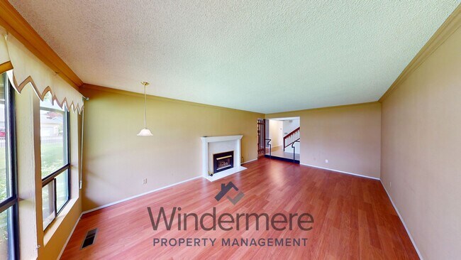 Building Photo - 601 Village Way