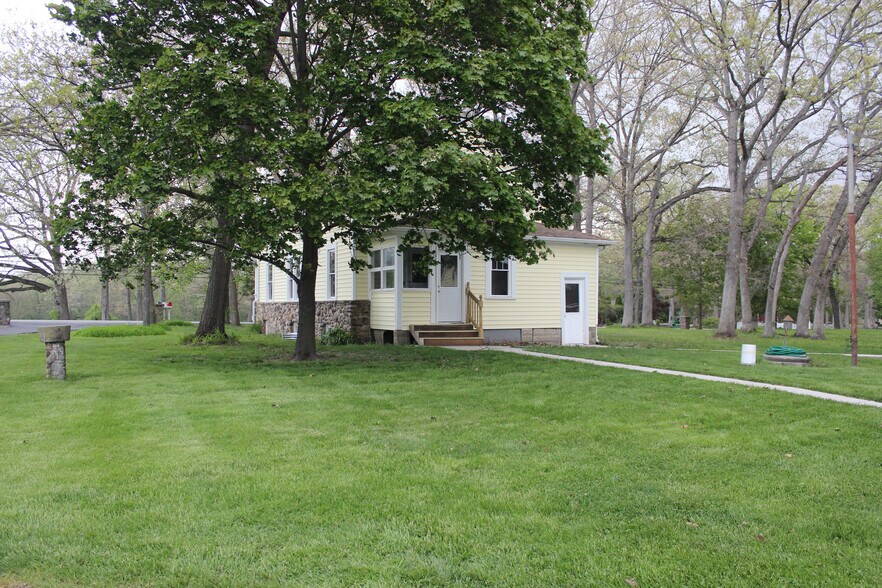 Building Photo - 11627 Burr St
