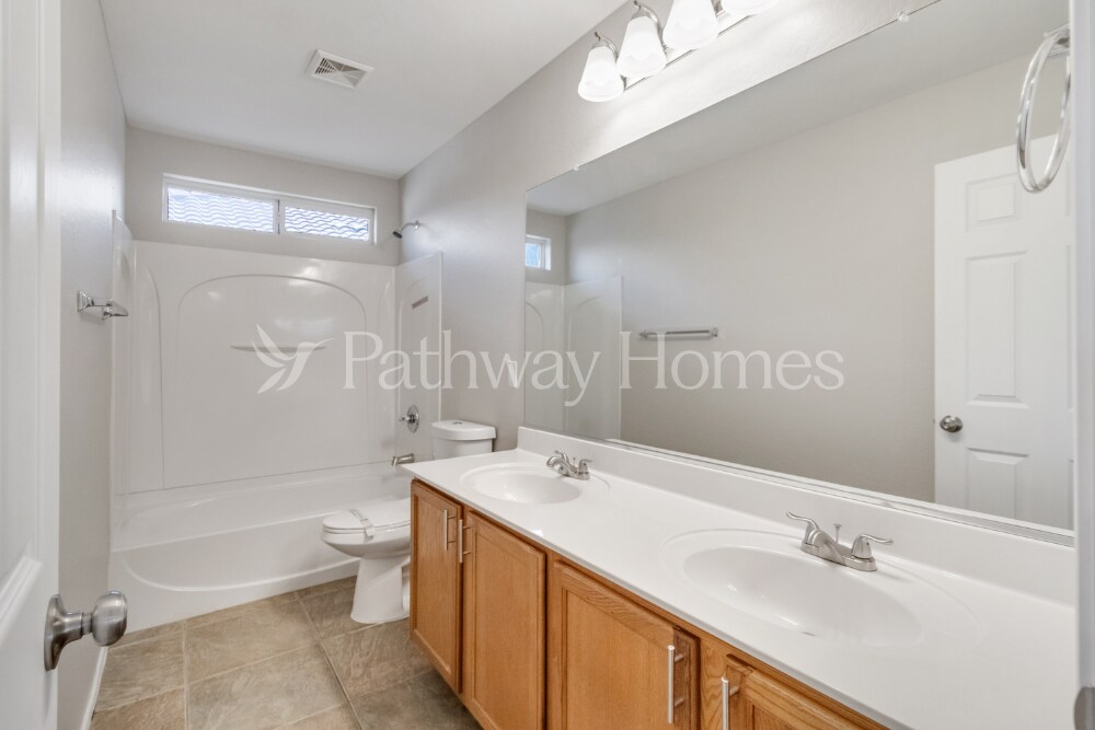 Building Photo - 31420 N Shale Dr