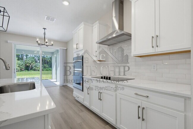 Building Photo - 1213 Pampus Dr