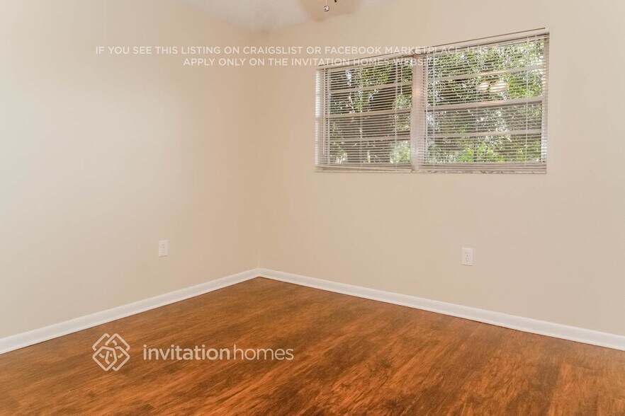 Building Photo - 609 Lakespur Ln