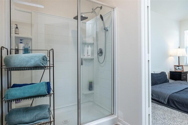 Building Photo - 1938 Madison Dr