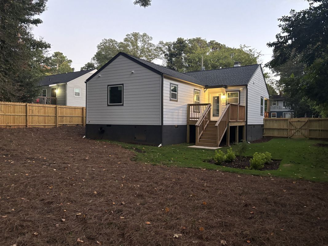 Building Photo - 1389 Lanvale Dr SW