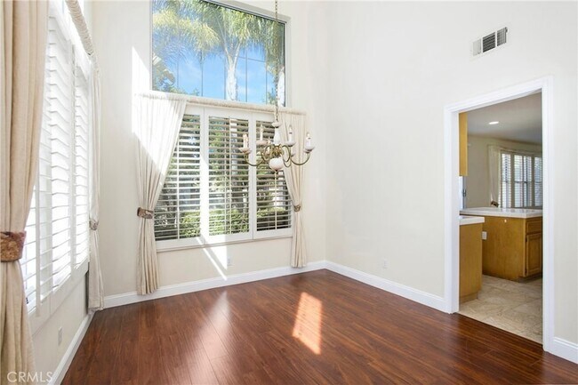 Building Photo - 11 Cipriani