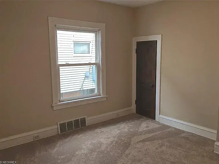 Master Bedroom - 1380 Webb Rd