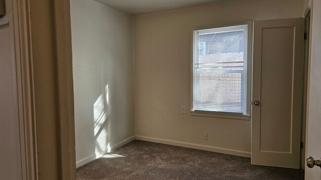 Building Photo - Jean Street 4 Plex