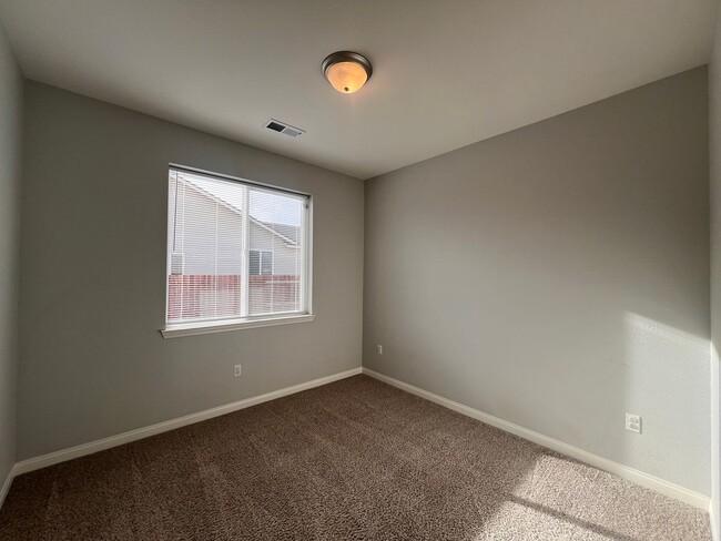 Building Photo - Beautiful 4 Bedroom Home in Fallon