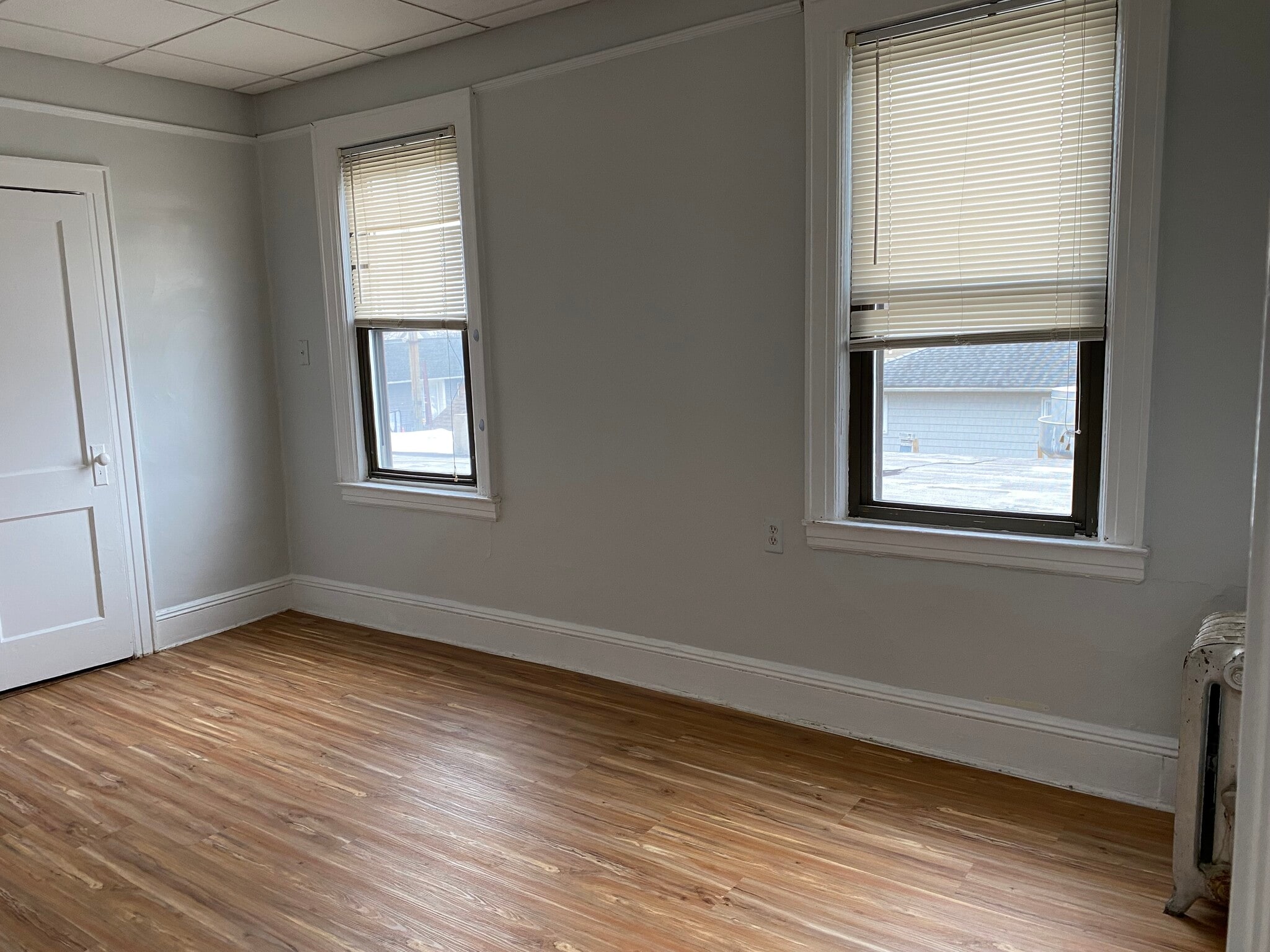 Building Photo - 85 Westbury Ave