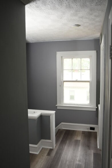 Building Photo - 13407 Cedar Rd