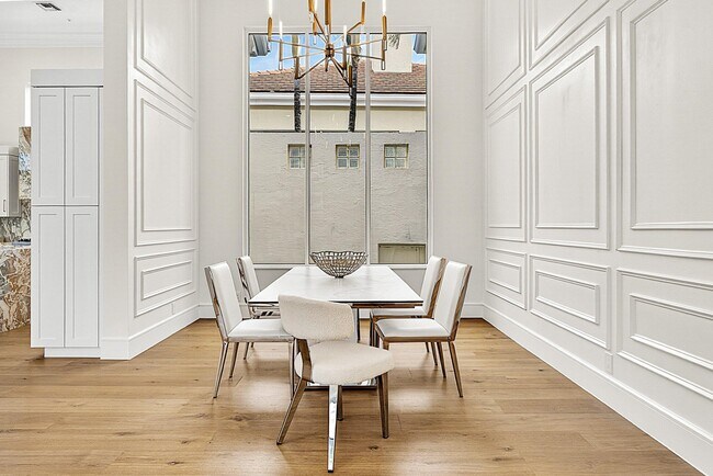 Building Photo - 1128 Crystal Dr