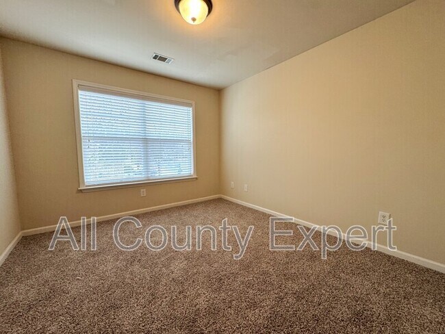 Building Photo - 5005 Shiloh Crossing Way