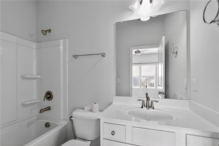 Building Photo - 3204 Goldberry St