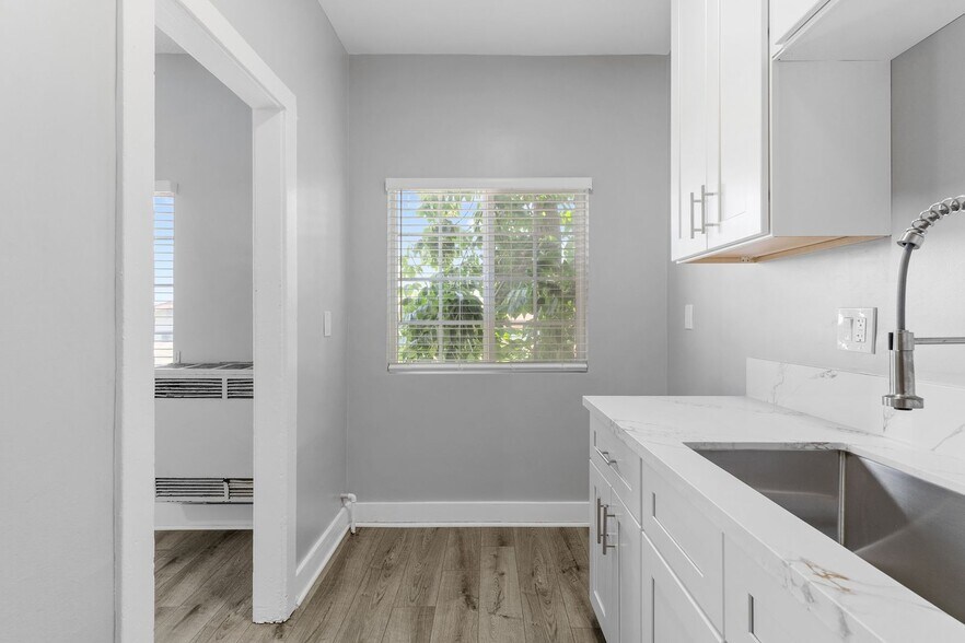 Building Photo - 1424 Chestnut Ave