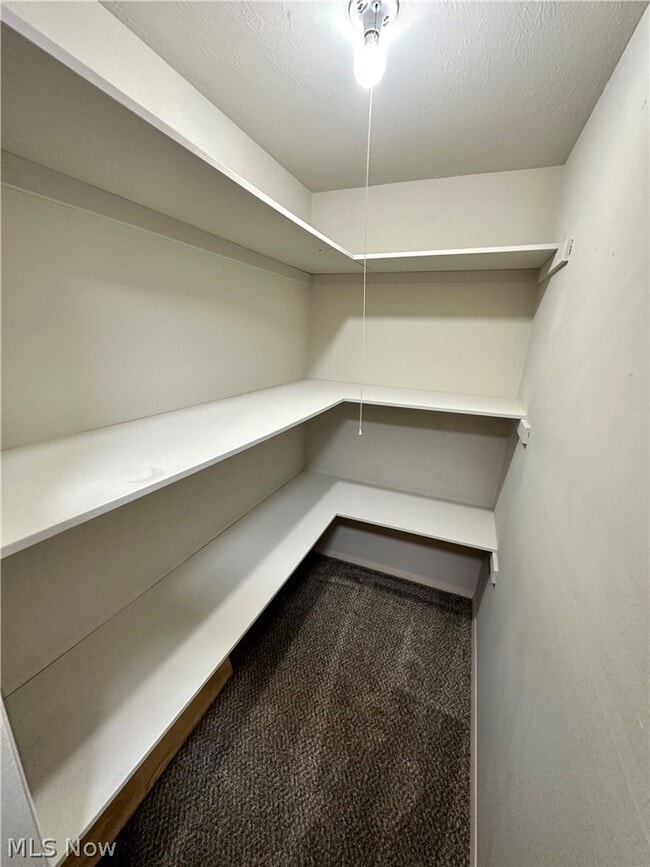 Building Photo - 660 S Shore Ct