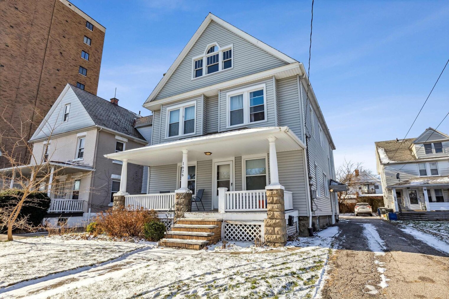 Building Photo - 1626 Ridgewood Ave