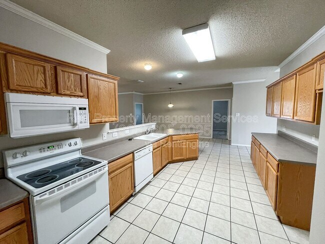 Building Photo - 6715 91st St