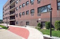 Building Photo - 135 3rd Ave