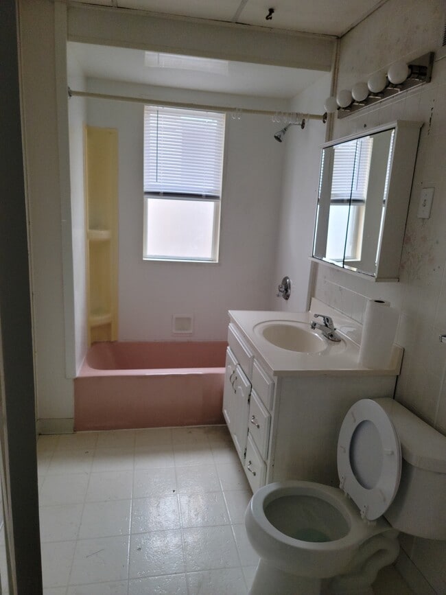 Building Photo - 6410 Garfield Avenue