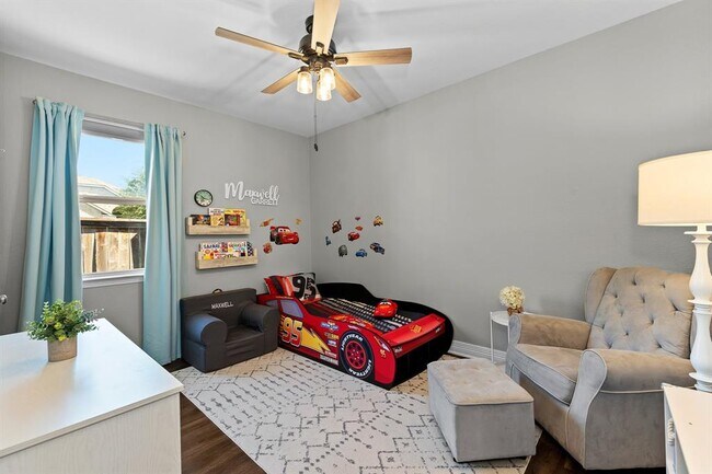 Building Photo - 112 Coral Bean Way