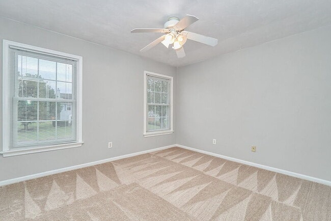 Building Photo - 625 Creekwood Dr