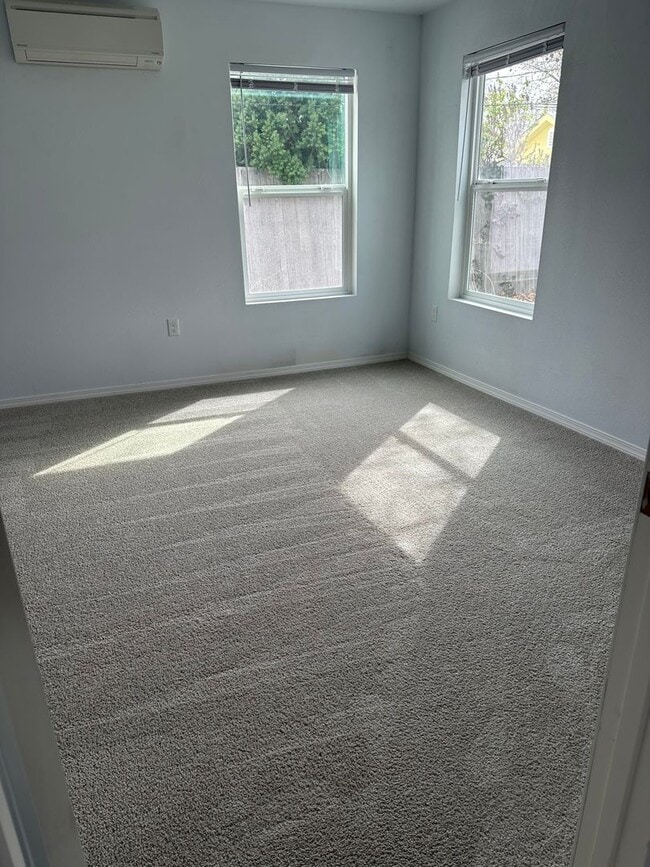 Building Photo - 3 Bed, 1 Bath Home for Rent-$1800