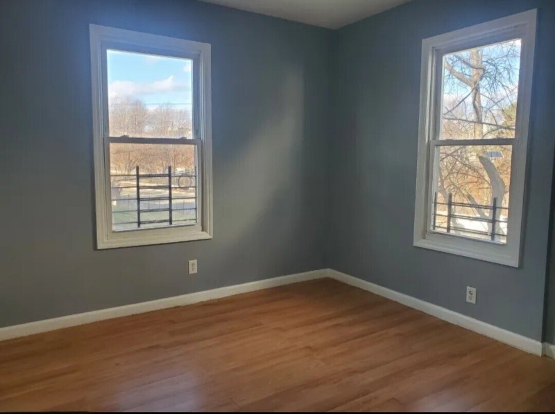 Building Photo - 64 Schuyler Ave