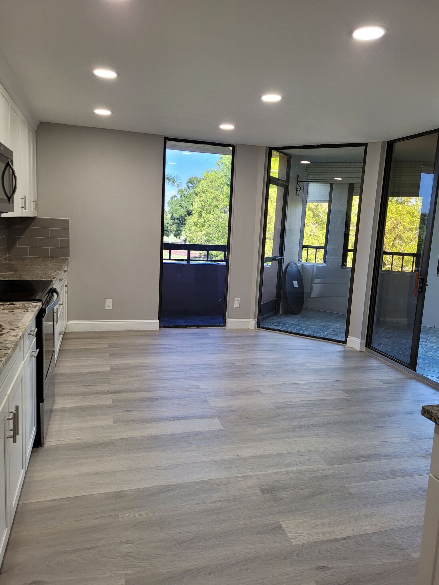 Building Photo - 4770 Fountains Dr S