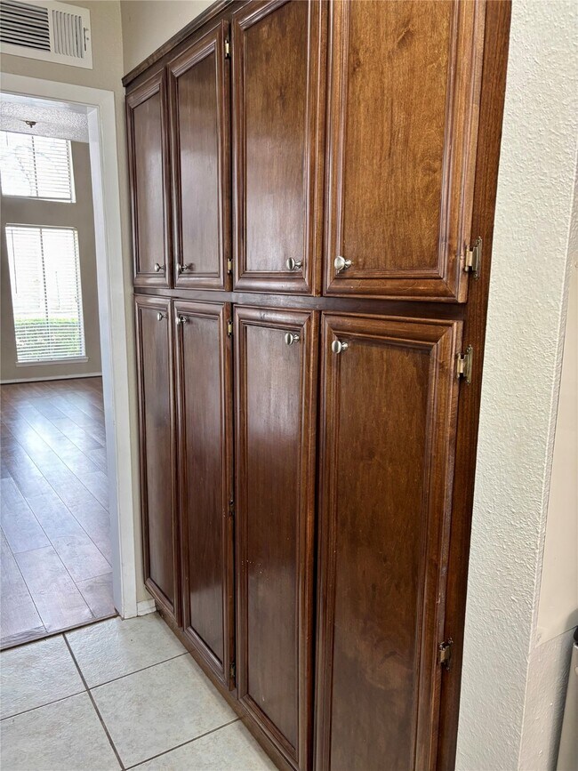 Building Photo - 5100 Allendale Rd