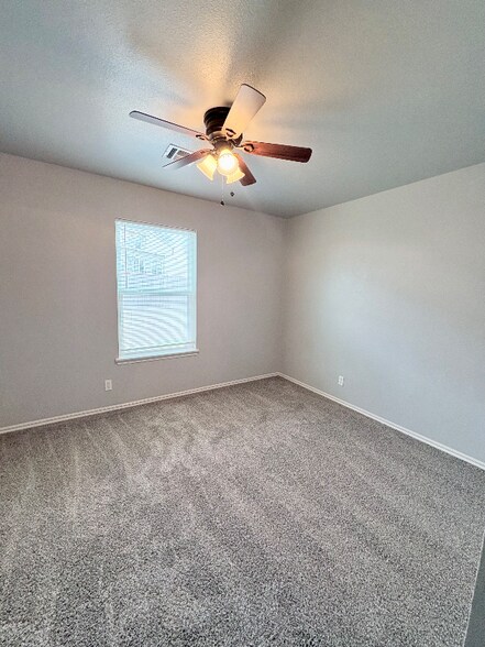 Building Photo - 955 Hamilton Falls