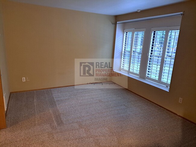 Building Photo - Check out this adorable 2.0 bedroom, 2.0 b...