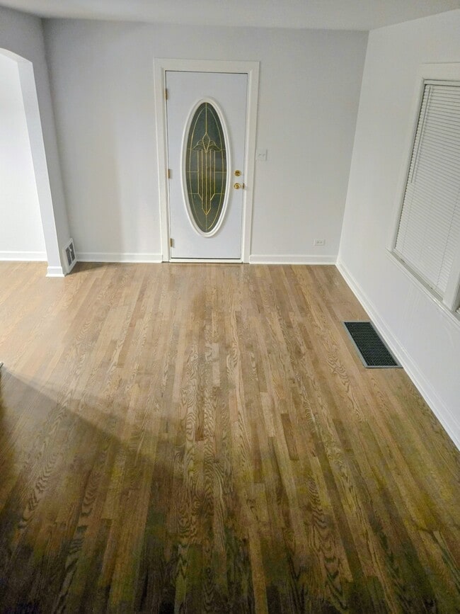 Building Photo - 3803 N Pacific Ave