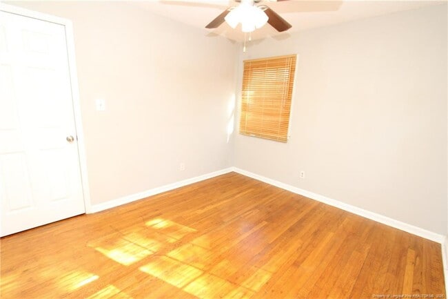 Building Photo - 819 James St