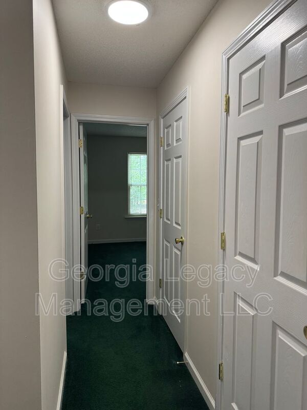 Building Photo - 24 Southern Oaks Dr