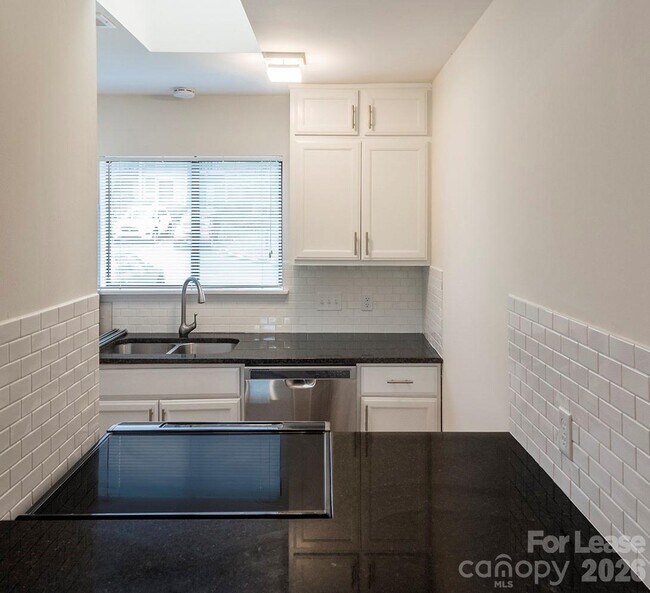 Building Photo - 7930 Charter Oak Ln