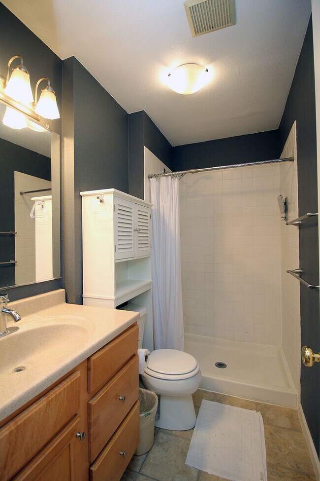 Building Photo - 18690 Don Lee Way