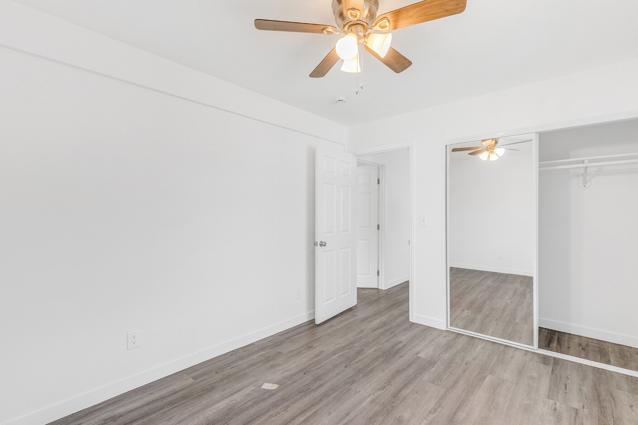 Building Photo - 8910 Avalon Blvd