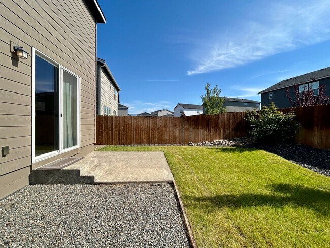 Building Photo - Beautiful 4 Bedroom Home with Attached Garage!