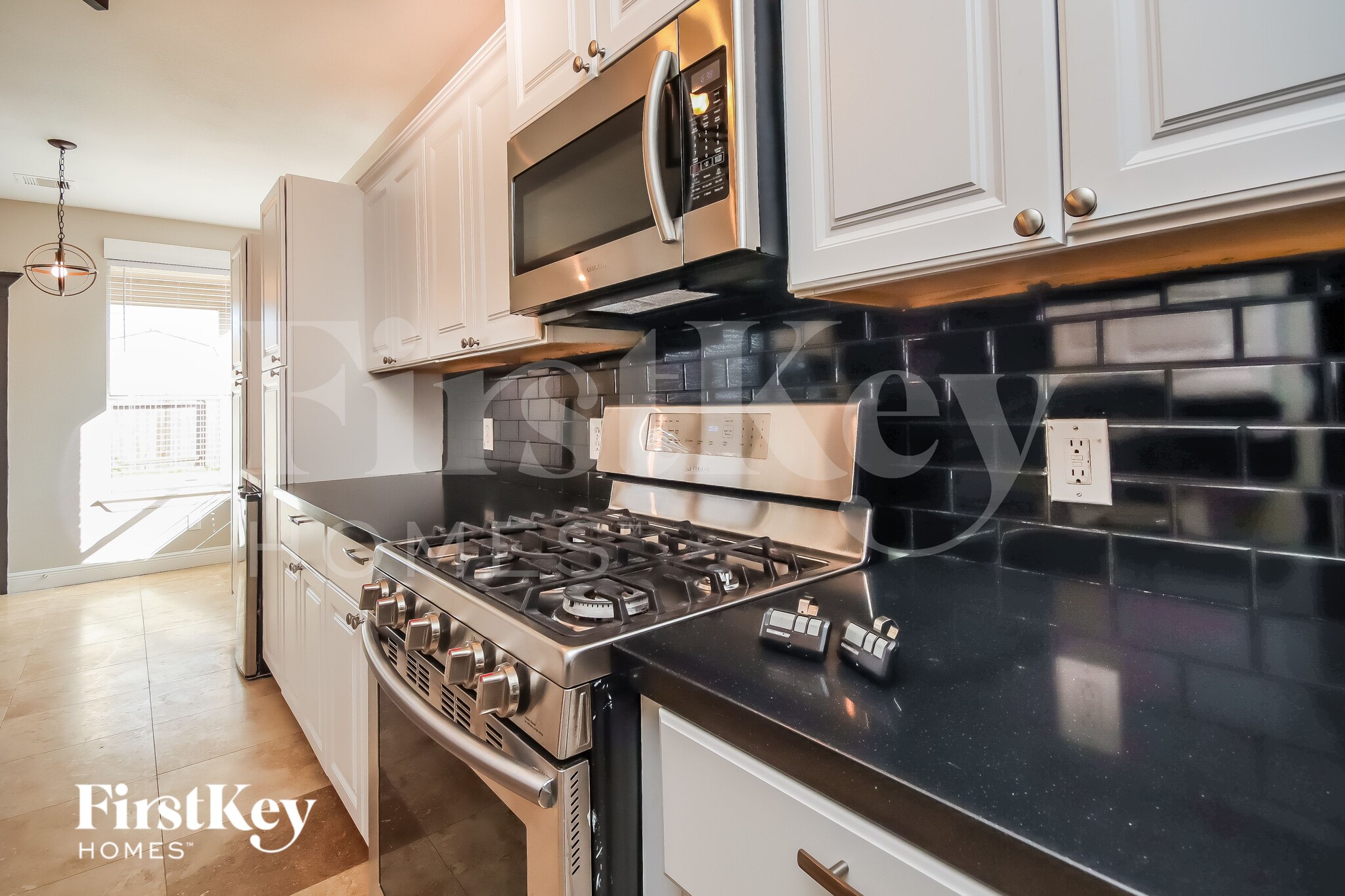 Building Photo - 8306 White Willow Ln